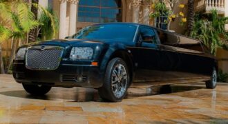 Chrysler 300 Limo Service Menomonee Falls