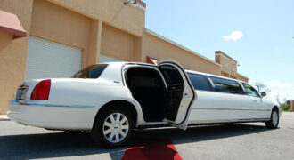 Lincoln Stretch Limo Sussex